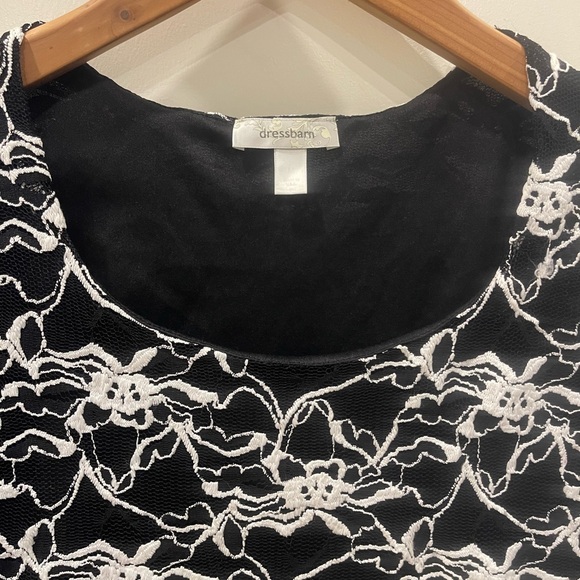Dressbarn Black and White Floral Lace Blouse - Picture 5 of 6